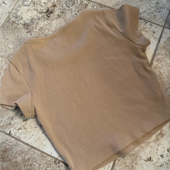 Women's Ribbed Tan Crop Top - Picture 4 of 4